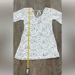 EUC PILYQ White Kate Flower Lace Dress XS/S